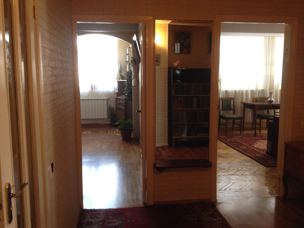 Room In Apartment At Tigrana Metsa Yerevan Quarto foto